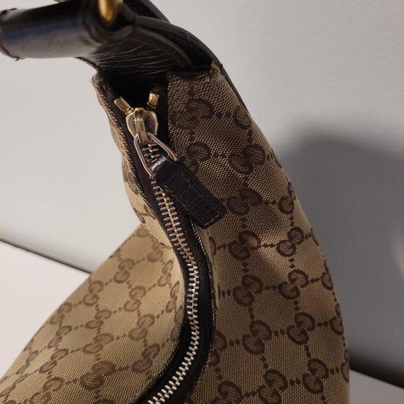 Authentic Gucci Shoulder Bag - Picture 4 of 7